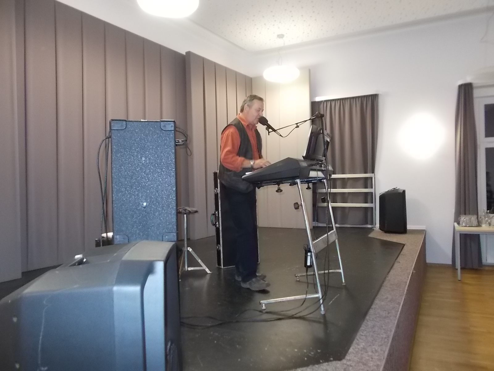Hudba: Pan Lumír Tlustý
